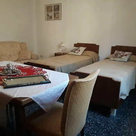 Family Atmosphere בית אירוח *